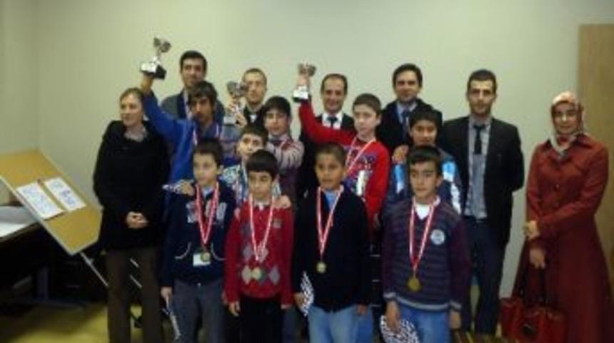 Bilgievi &Ouml;ğrencileri Satran&ccedil; Turnuvasında Yarıştı