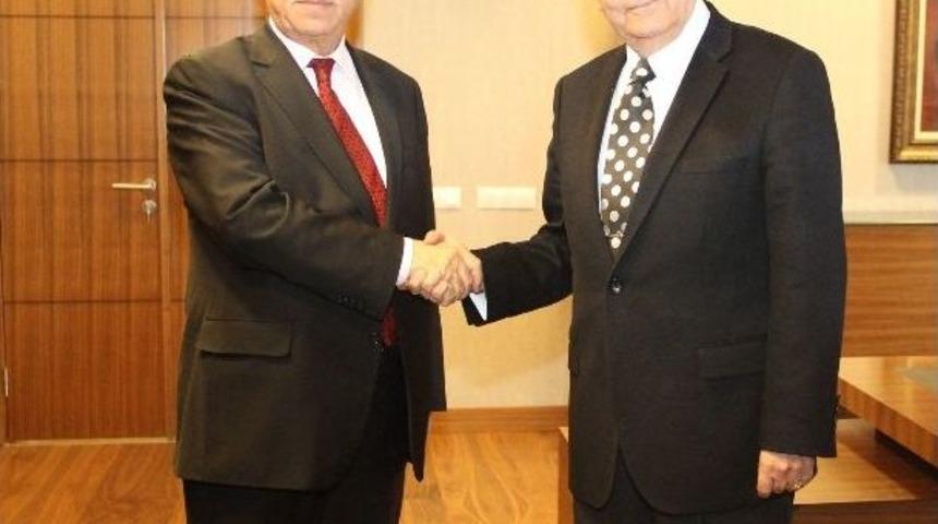 İhracak&ccedil;ılar, Şili B&uuml;y&uuml;kel&ccedil;isi Patricio Arancıbıa Reyes&rsquo;i Ağırladı