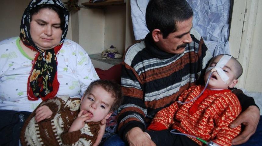 2 Engelli &Ccedil;ocuk Babası Hurdacı, &Uuml;zerine Yıkılan Bor&ccedil; Nedeniyle Yardım Bekliyor