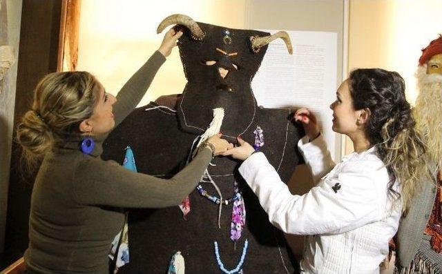 Masklar Uluslararası M&uuml;zelerde Yer Alacak 1
