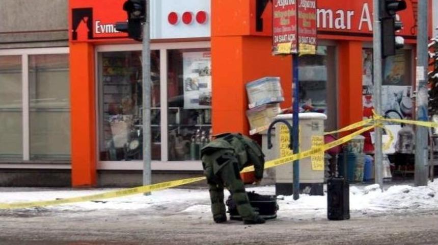 Kars&rsquo;ta Ş&uuml;pheli &Ccedil;anta Paniği