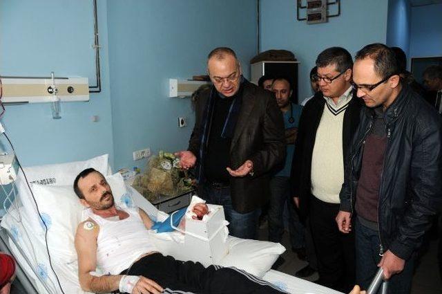 İş Kazası Ge&ccedil;iren İş&ccedil;iye Başkan Erg&uuml;n&rsquo;den Ziyaret 2