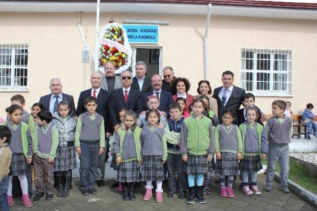 Yaylak&ouml;y Okuluna Hayırseverlerden K&uuml;t&uuml;phane