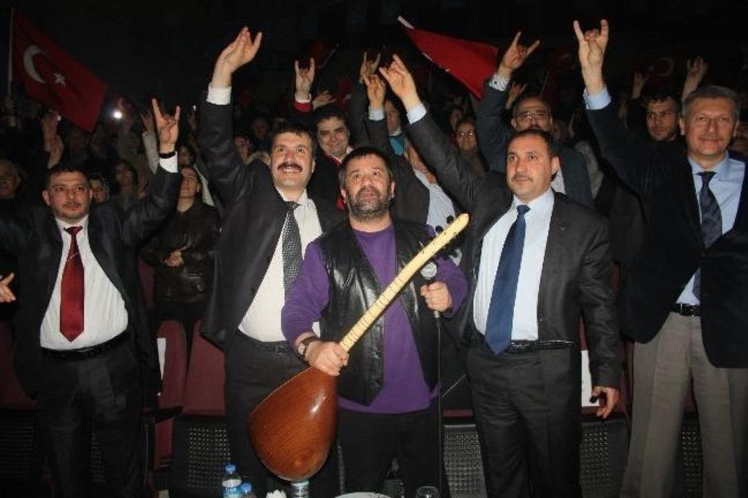 Edremit&rsquo;teki &Uuml;lk&uuml;c&uuml; Gen&ccedil;lik Konserde Buluştu