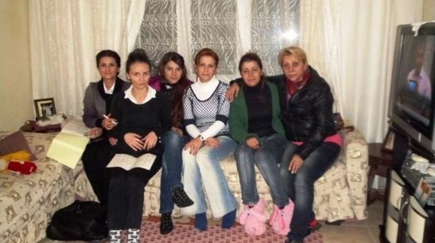 Ayvalık&rsquo;ta Ak&rsquo;kadınlar Durmak Bilmiyor