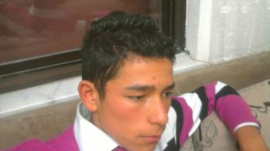 Domuz avında arkadaşını vurdu