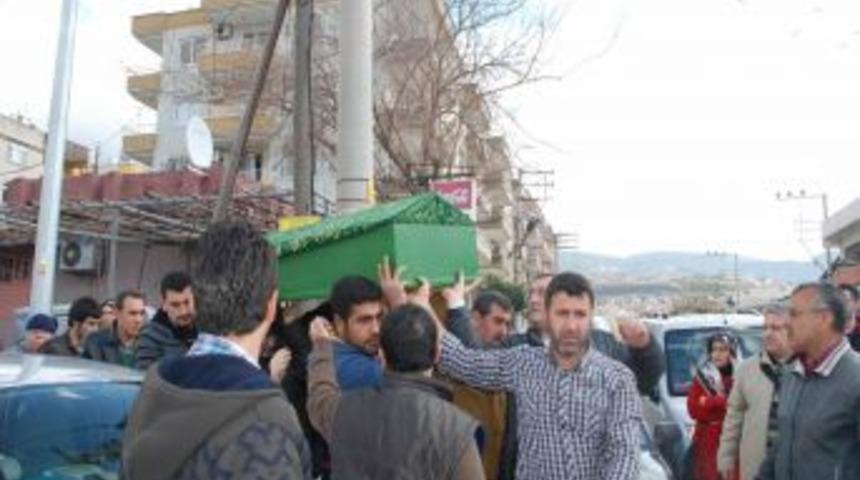 Antalya'da Sele Kapılan Minik Emine Toprağa Verildi