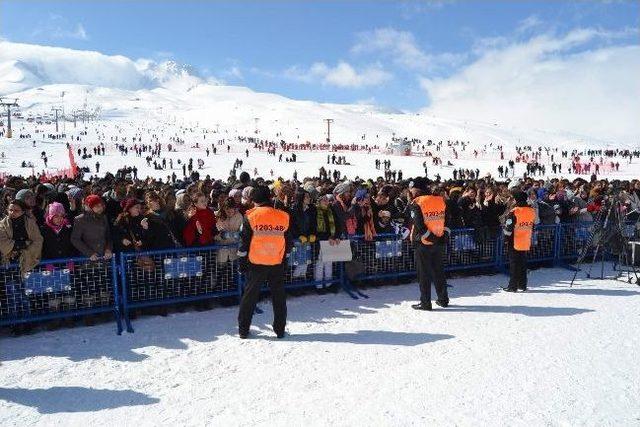 Erciyes’te Mustafa Ceceli Rüzgarı Esti