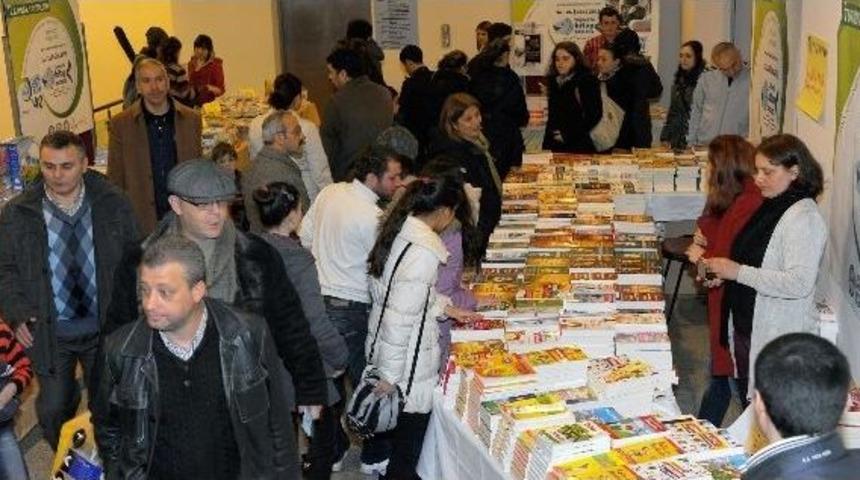 Kitap Fuarı Cıvıl Cıvıl