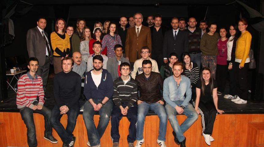 'Deli Ayten'in &Ouml;l&uuml;ms&uuml;z Aşkı Tiyatroya Uyarlandı