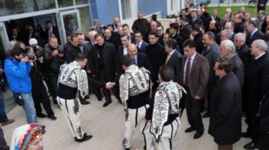 Bakan M&uuml;ezzinoğlu, CHP'li Belediye Başkanı'nı Ziyaret Etti