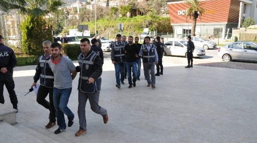 Alanya'da Silahlı &Ccedil;atışmada Komiseri Vuranlar Adliyeye Sevk Edildi