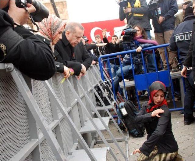 Başbakan Engelli Gen&ccedil; Kıza İş S&ouml;z&uuml; Verdi 1