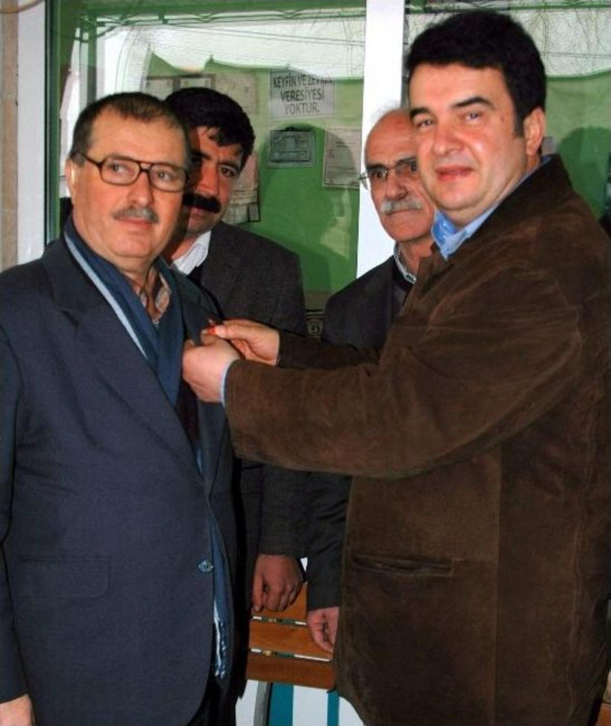 Chp&rsquo;li Baydar, Ko&ccedil;arlı&rsquo;da Rozet Taktu