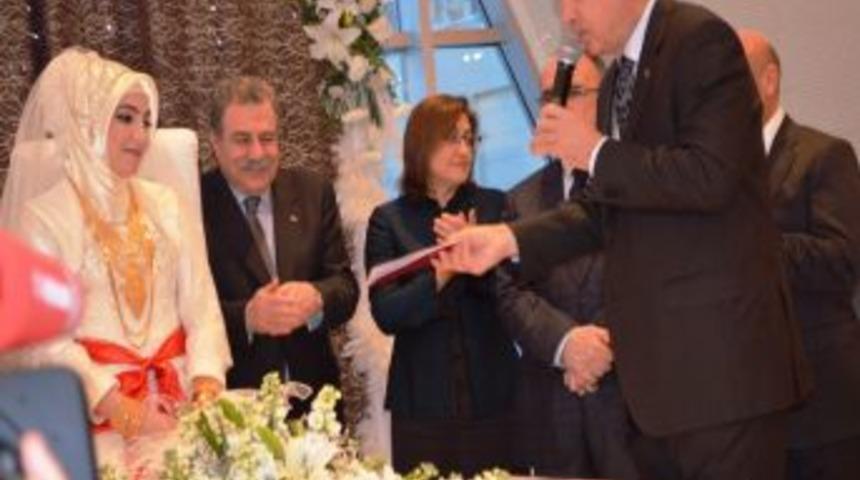 Başbakan Erdoğan Mardinli İşadamı Akdağ&rsquo;ın Oğlunun D&uuml;ğ&uuml;n&uuml;ne Katıldı