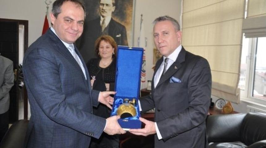 Macar Başkonsolostan Belediyeye Ziyaret