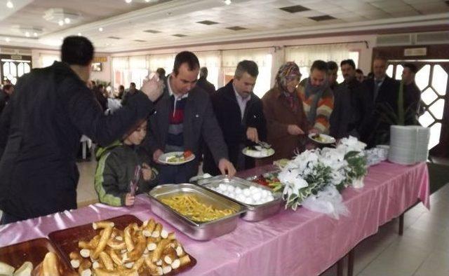 Eğitim-bir-sen &Uuml;yeleri Kahvaltıda Buluştu 1