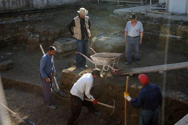 'Yol Genişlesin' Diye Yıkılan Tarihi Cami Yeniden Ayağa Kaldırılacak