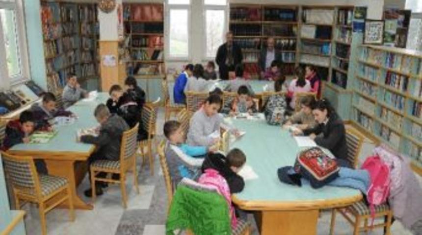 Başiskele Belediyesine Bağlı K&uuml;t&uuml;phaneye Yoğun Talep