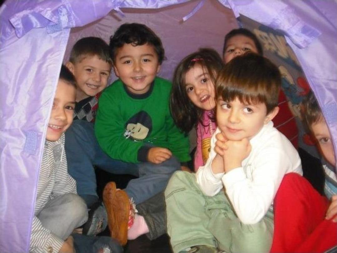 &Ccedil;ocuklar Oyuncaklarına Kavuştu