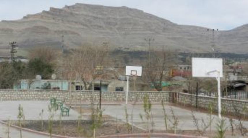 Derik'teki Ilk&ouml;ğretim Okulu, Japon Hibesi Ile Hayat Buldu