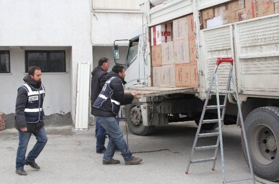 Erzincan'da 250 Bin Paket Ka&ccedil;ak Sigara Ele Ge&ccedil;irildi