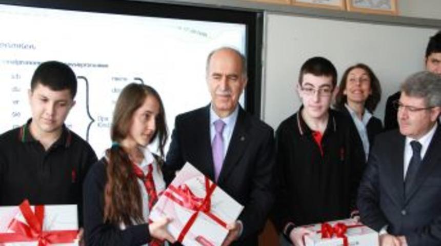 Bursa Erkek Lisesi&rsquo;nde Tablet Bilgisayar Heyecanı