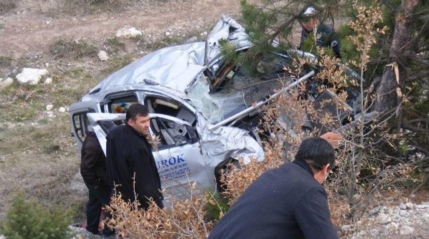 K&uuml;tahya'da Trafik Kazası: 3 Yaralı