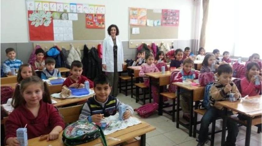 Sakaryalı &Ouml;ğrencilere "okul S&uuml;t&uuml;" Dağıtımı Başladı