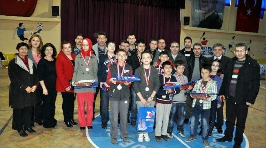 Kardelen Koleji 1. Satran&ccedil; Turnuvası &Ouml;d&uuml;l T&ouml;reni Yapıldı