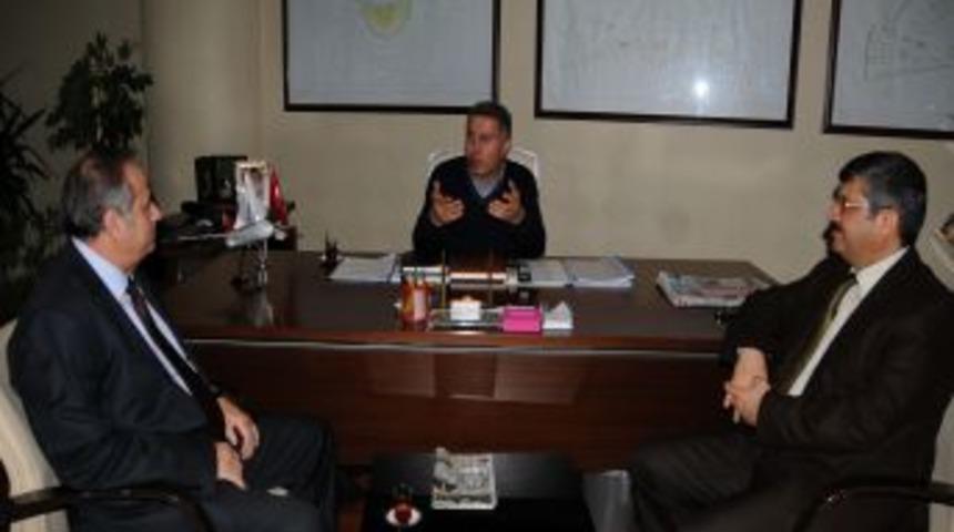 B&uuml;rokratlardan Fatih &Ouml;zt&uuml;rk&rsquo;e Dost Ziyareti