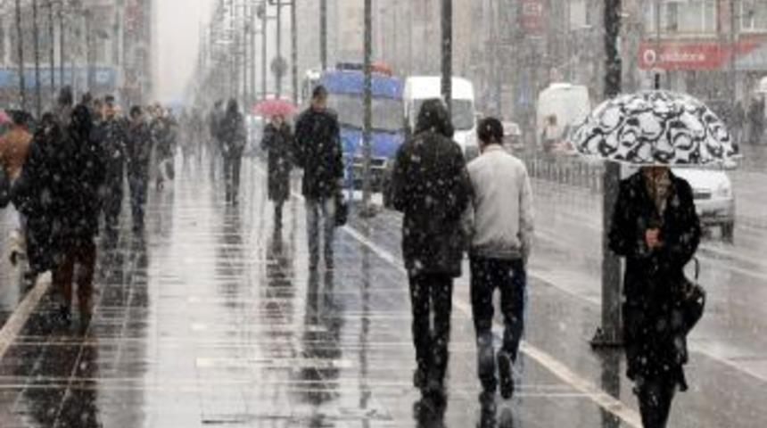 Sivas&rsquo;ta Kar Yağışı Hayatı Olumsuz Etkiliyor