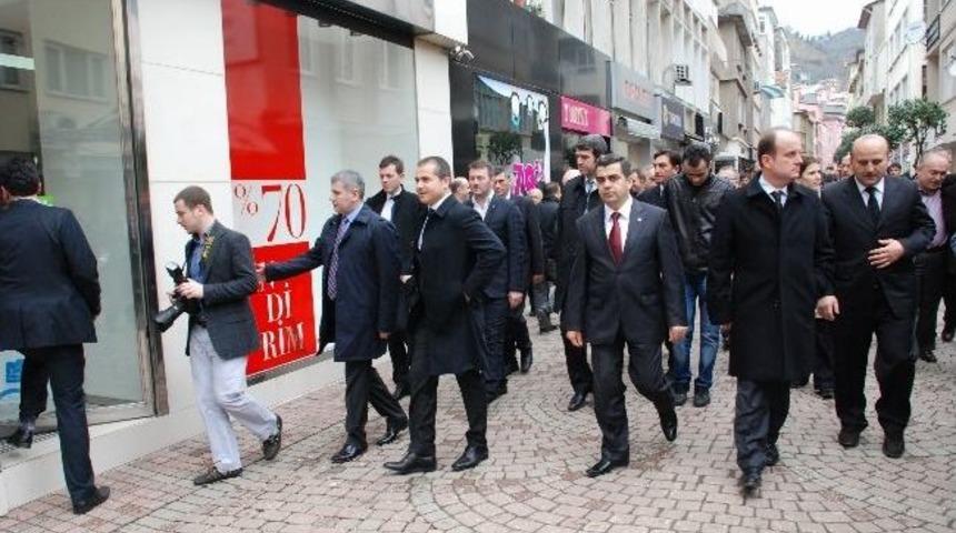 Arkadaşları Top, O Stat İstedi