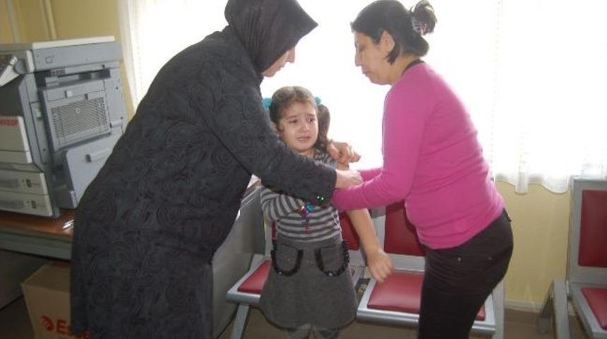 Lapseki'de Su&ccedil;i&ccedil;eği Aşısı Uygulaması Başladı