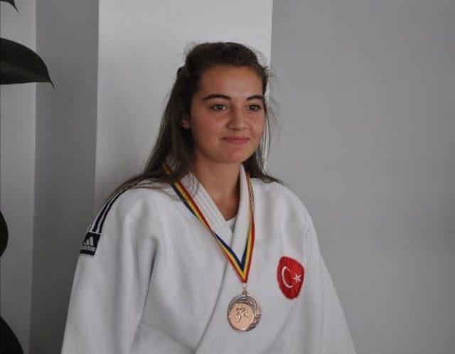 Salihli Judoda Milli Takıma Abone Oldu