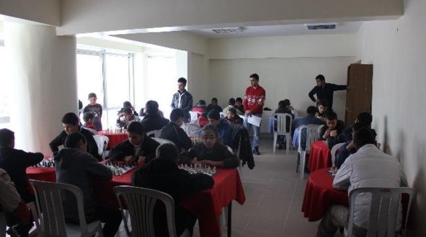 Ardahan’da Satranç İl Birinciliği Turnuvası