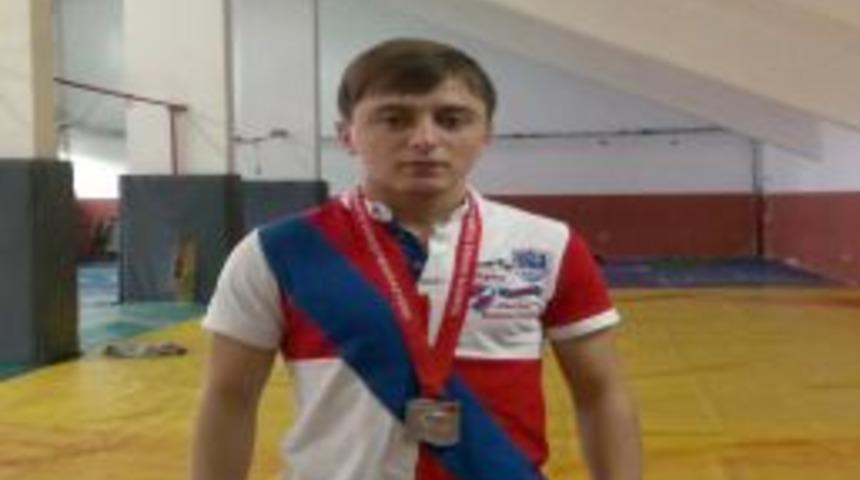 İneg&ouml;ll&uuml; G&uuml;reş&ccedil;iler, Madalya Ile D&ouml;nd&uuml;