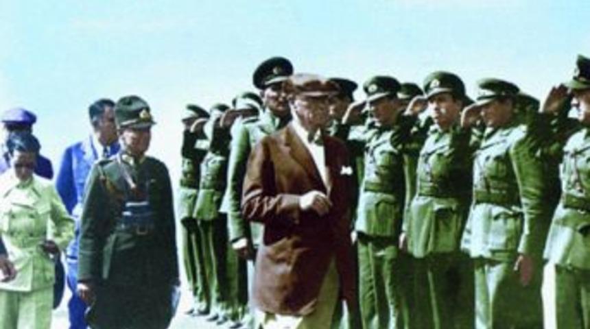 Genelkurmay, Atat&uuml;rk&rsquo;&uuml;n Değişik D&ouml;nemlerine Ait Fotoğraflarını Yayımladı
