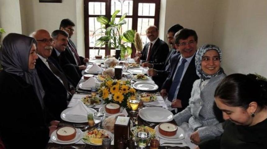 Bakanlar Konya'da Okul A&ccedil;tı