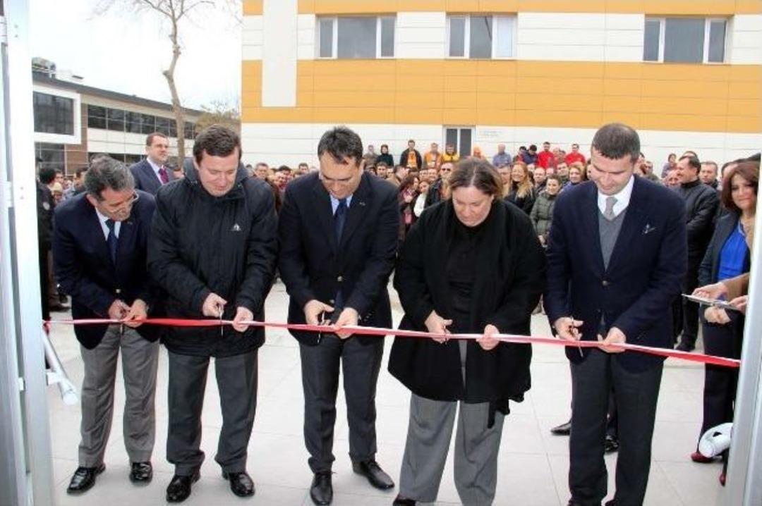 Kale Grubu&rsquo;ndan &Ccedil;an&rsquo;daki 3 Bin 500 &Ccedil;alışanına Sıcak Yemek