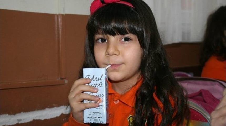 Düzce’de Öğrencilere "okul Sütü" Dağıtımı Başladı