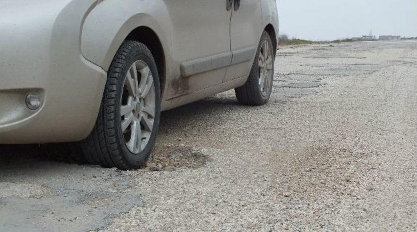 Vatandaş Baraj Yolundan Şik&acirc;yet&ccedil;i