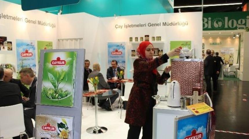 &Ccedil;aykur&rsquo;un &Uuml;rettiği Organik &Ccedil;aylar Almanya&rsquo;da G&ouml;r&uuml;c&uuml;ye &Ccedil;ıktı