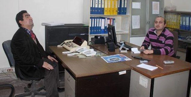 G&ouml;zleri G&ouml;rm&uuml;yor Ama Herkesi Sesinden Tanıyor 1