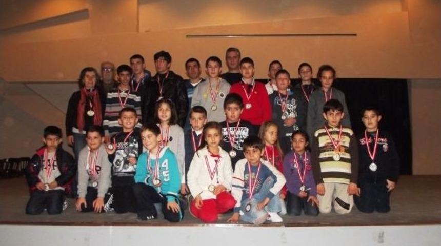 Ayvalık&rsquo;ta Yeni Yıl Satran&ccedil; Turnuvası Sonu&ccedil;landı