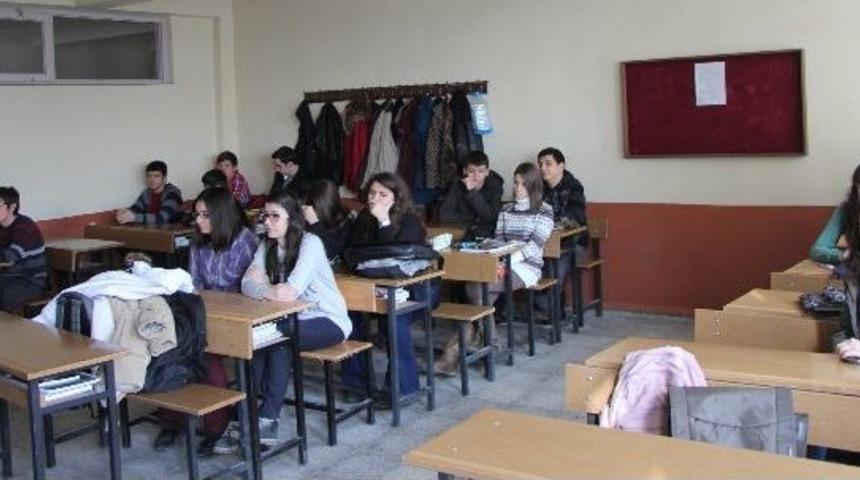 &Ouml;ğrenciler &ldquo;&ccedil;evre Kirliliği, Geri D&ouml;n&uuml;ş&uuml;m&rdquo; Konularında Bilgilendiriliyor