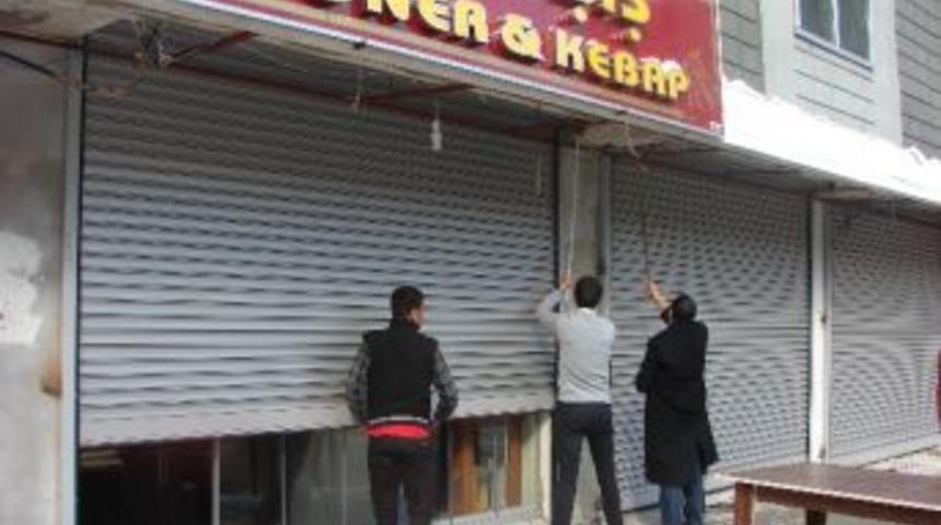 Van&rsquo;da Esnafın Elektrik Kesintisi Tepkisi