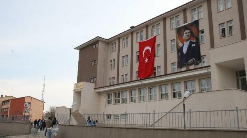 Iğdır'da 200 Kişilik Kız &Ouml;ğrenci Yurdu Hizmete A&ccedil;ıldı