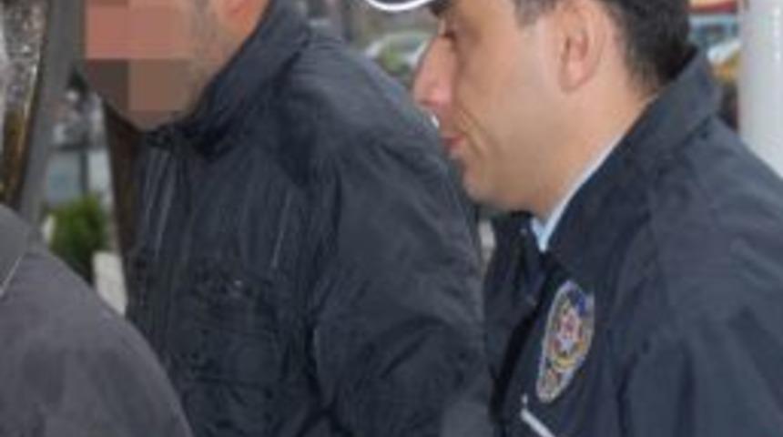 Polise Sahte Kimlik Bilgisi Vermek Su&ccedil;undan G&ouml;zaltına Alındı