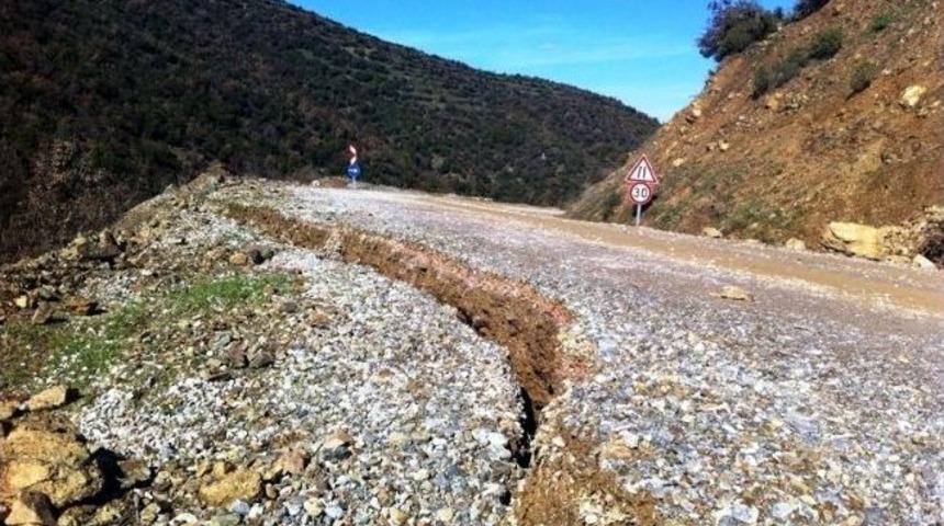 K&ouml;y Yollarında Heyelan Tehlikesi